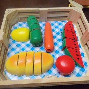 Melissa & Doug Wooden Fruit and Veggie Set - Red, Yellow, Green, Orange